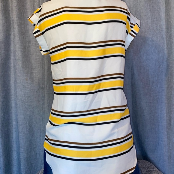 Express striped zip front Short Sleeveblouse - Picture 4 of 10